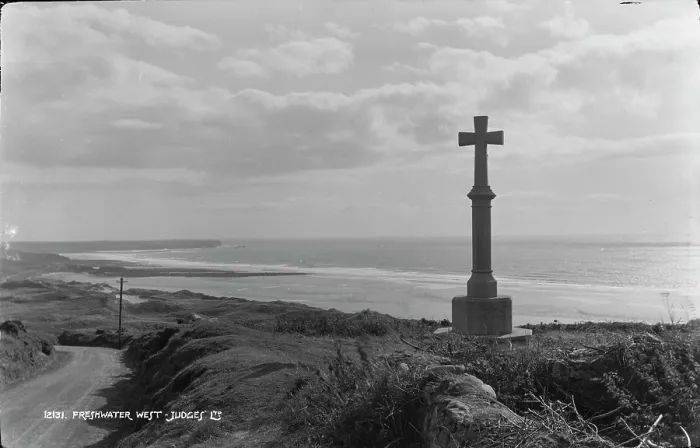 Framed Print : Cross Overlooking Freshwater West Framed Print : Cross Overlooking Freshwater West