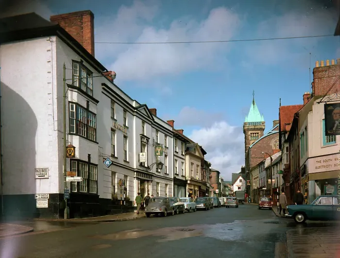 Framed Print : Cross Street, Abergavenny Framed Print : Cross Street, Abergavenny