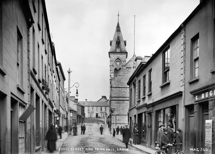 Framed Print : Cross Street and Town Hall, Larne Framed Print : Cross Street and Town Hall, Larne