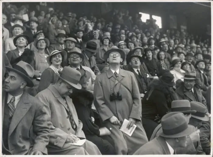 Framed Print : Crowd at a Horse Race Framed Print : Crowd at a Horse Race