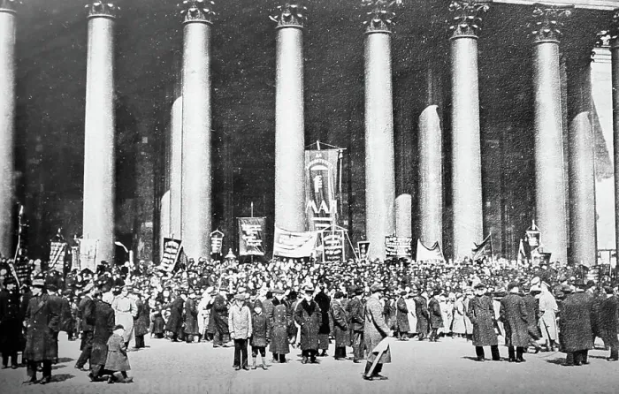 Framed Print : Crowd outside St. Paul's Cathedral, London, Victorian period Framed Print : Crowd outside St. Paul's Cathedral, London, Victorian period