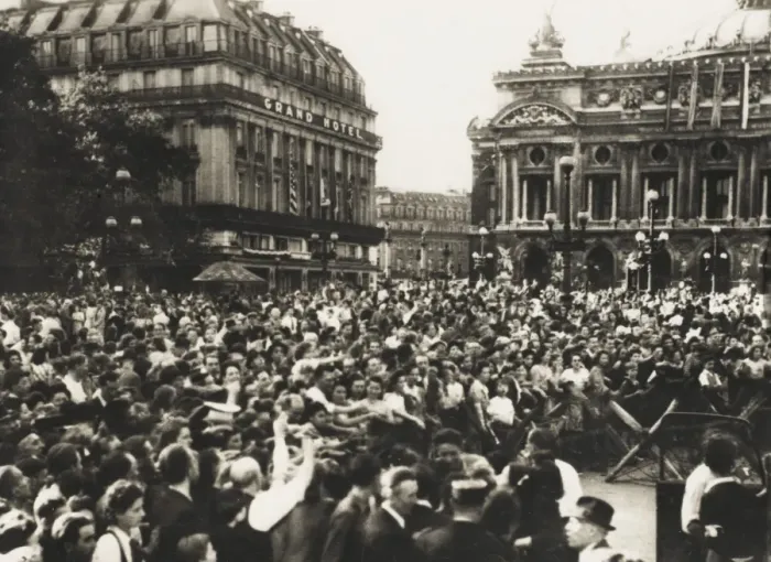 Framed Print : The Crowd at the Place De L Opera Framed Print : The Crowd at the Place De L Opera