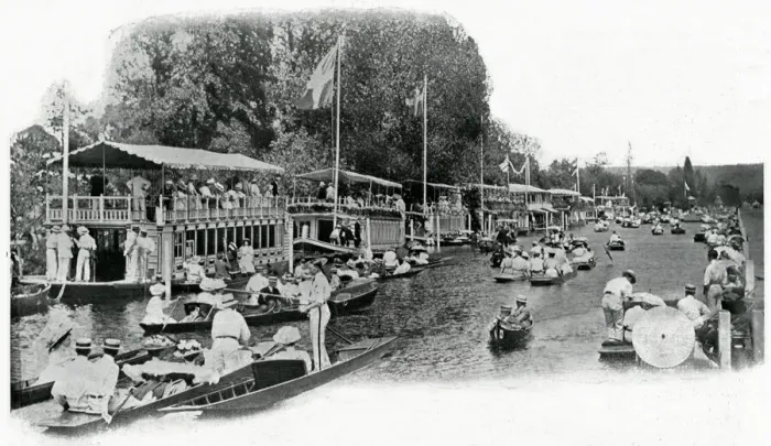 Framed Print : Crowded river during the Henley Regatta Framed Print : Crowded river during the Henley Regatta