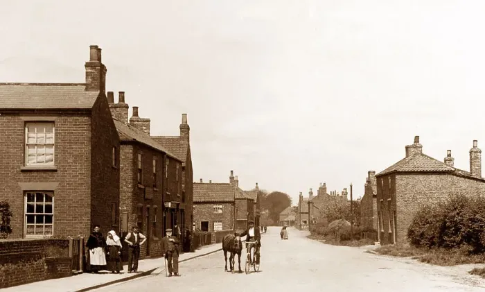 Framed Print : Crowle Eastoft Road early 1900s Framed Print : Crowle Eastoft Road early 1900s