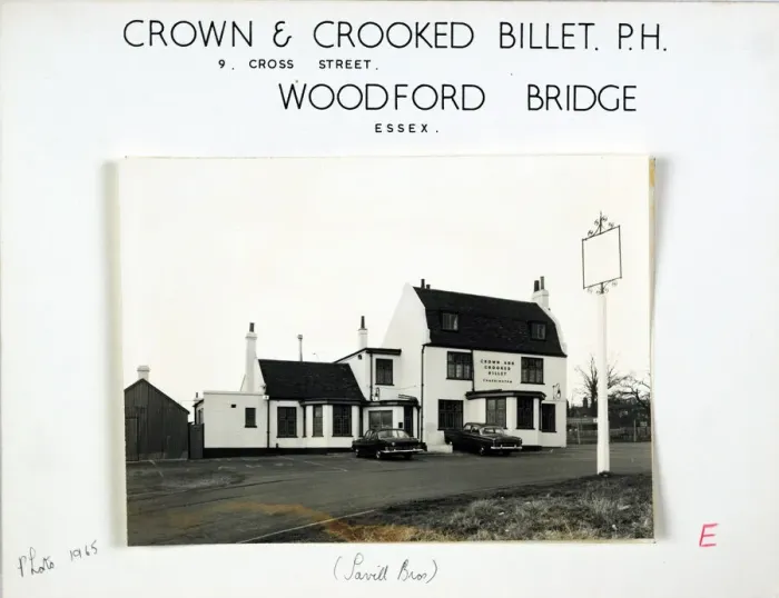 Framed Print : Crown & Crooked Billet PH, Woodford Bridge, Greater London Framed Print : Crown & Crooked Billet PH, Woodford Bridge, Greater London
