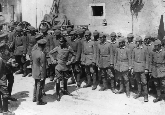 Framed Print : Crown Prince Wilhelm of Prussia with his soldiers Framed Print : Crown Prince Wilhelm of Prussia with his soldiers