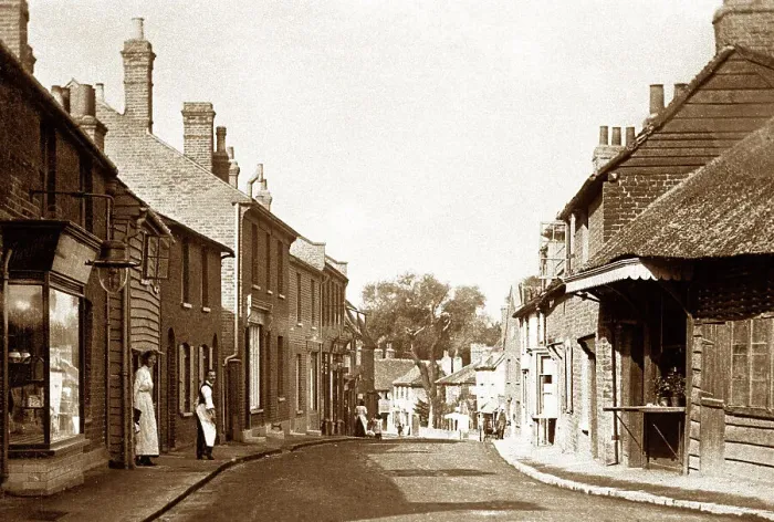 Framed Print : Crown Street, Dagenham, early 1900s Framed Print : Crown Street, Dagenham, early 1900s
