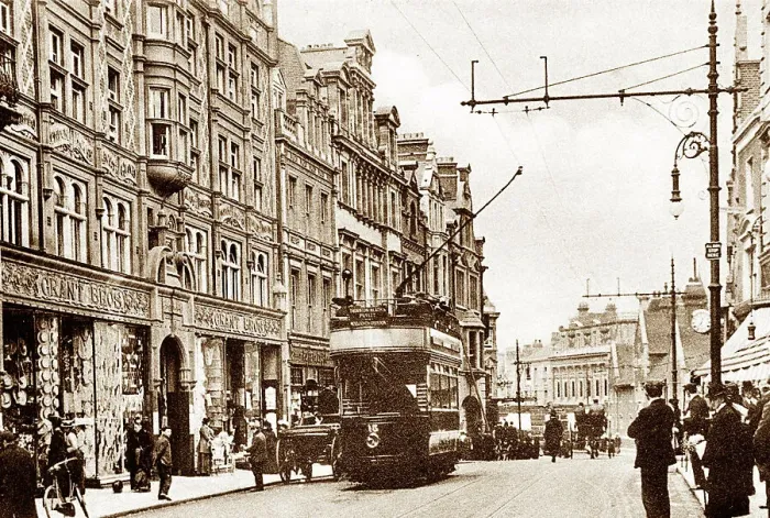 Framed Print : Croydon High Street early 1900s Framed Print : Croydon High Street early 1900s