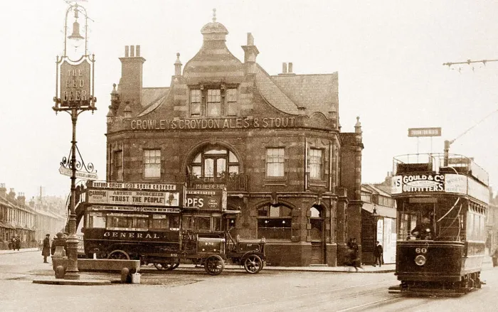 Framed Print : Croydon The Red Deer Pub early 1900s Framed Print : Croydon The Red Deer Pub early 1900s