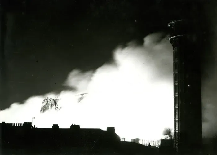 Framed Print : Crystal Palace fire, 29-30 November 1936 Framed Print : Crystal Palace fire, 29-30 November 1936
