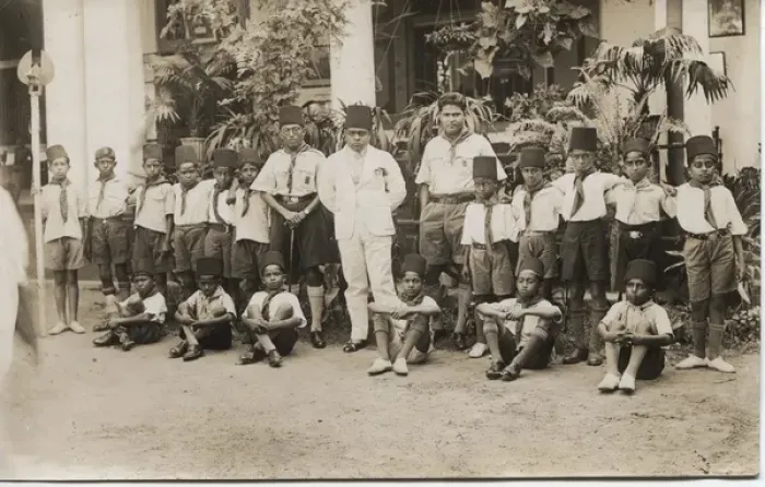 Framed Print : Cub pack in Colombo, Western Ceylon (Sri Lanka) Framed Print : Cub pack in Colombo, Western Ceylon (Sri Lanka)
