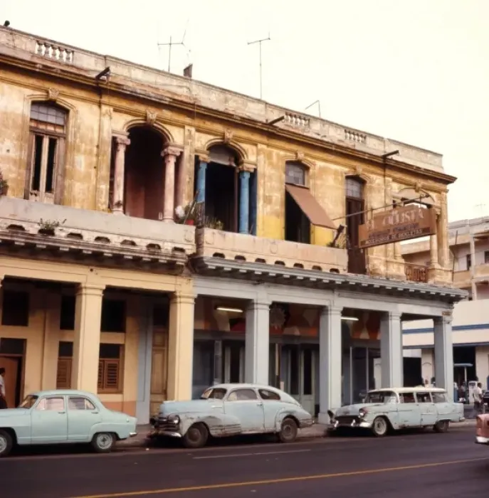 Framed Print : Cuba / Havana Cars / Houses Framed Print : Cuba / Havana Cars / Houses