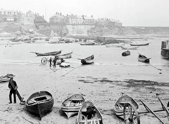 Framed Print : Cullercoats beach, Victorian period Framed Print : Cullercoats beach, Victorian period
