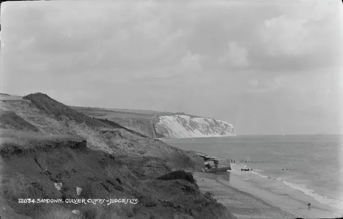 Framed Print : Culver Cliffs at Sandown Framed Print : Culver Cliffs at Sandown
