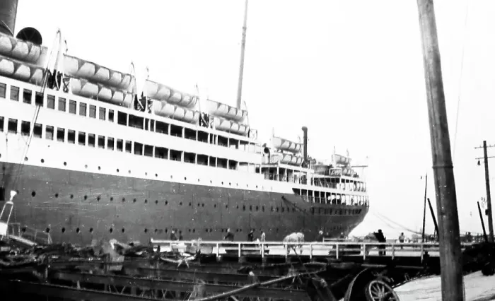 Framed Print : Cunard liner RMS Samuria in Yokohama, probably 1920s Framed Print : Cunard liner RMS Samuria in Yokohama, probably 1920s