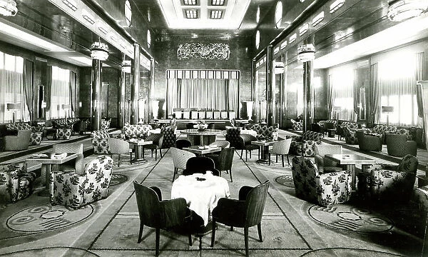 Cunard White Star, RMS Queen Mary, Main Lounge