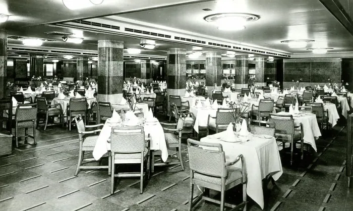 Framed Print : Cunard White Star, RMS Queen Mary, Restaurant Framed Print : Cunard White Star, RMS Queen Mary, Restaurant