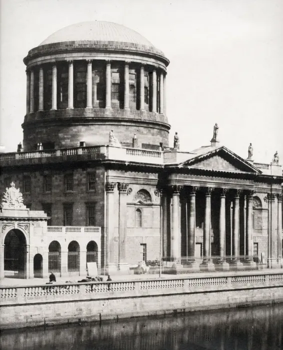 Framed Print : Cupola of the Four Courts, Dublin, Ireland Framed Print : Cupola of the Four Courts, Dublin, Ireland