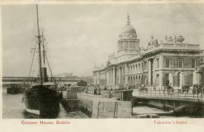 Framed Print : The Custom House, Dublin, Ireland Framed Print : The Custom House, Dublin, Ireland