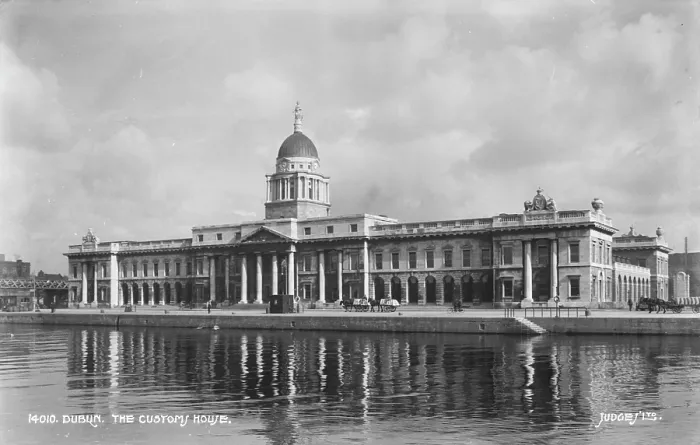 Framed Print : The Customs House Framed Print : The Customs House