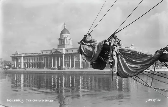 Framed Print : The Customs House, Dublin Framed Print : The Customs House, Dublin