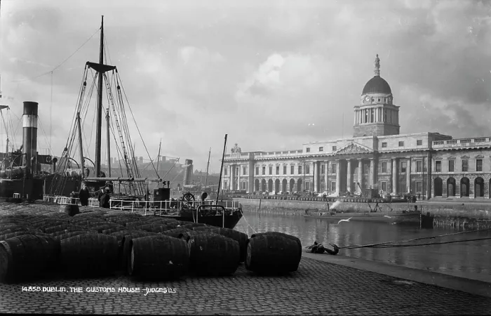 Framed Print : The Customs House, Dublin Framed Print : The Customs House, Dublin