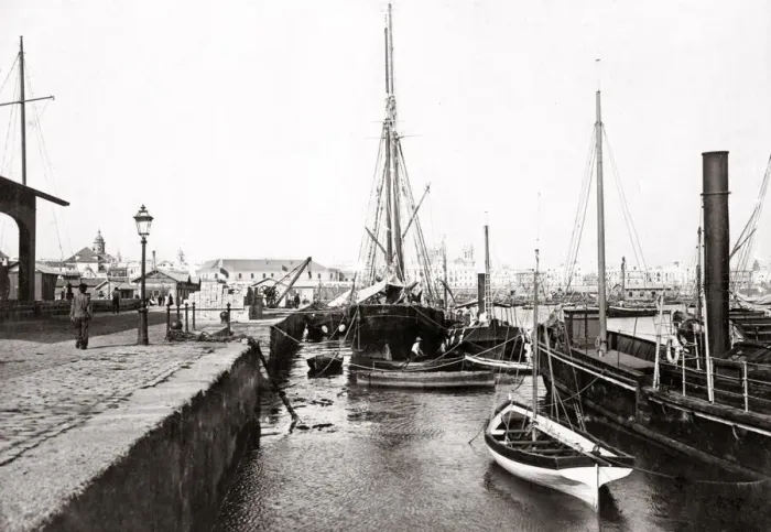 Framed Print : Customs Quay and ships, Cadiz, Spain, c. 1890 Framed Print : Customs Quay and ships, Cadiz, Spain, c. 1890