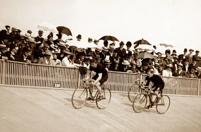 Framed Print : Cycle race at a velodrome, early 1900s Framed Print : Cycle race at a velodrome, early 1900s
