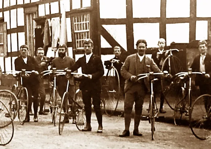 Framed Print : A Cycling Club in Ombersley, early 1900s Framed Print : A Cycling Club in Ombersley, early 1900s