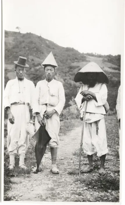 Framed Print : Daily life, country people, Korea, c. 1910 Framed Print : Daily life, country people, Korea, c. 1910