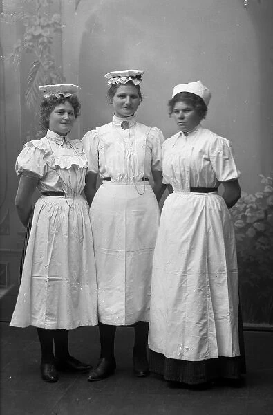 Dairymaids 1910