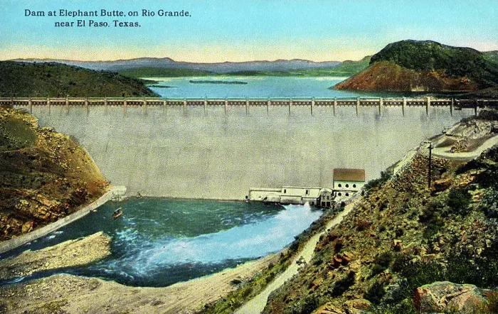 Framed Print : Dam at Elephant Butte on Rio Grande near El Paso, Texas, USA Framed Print : Dam at Elephant Butte on Rio Grande near El Paso, Texas, USA