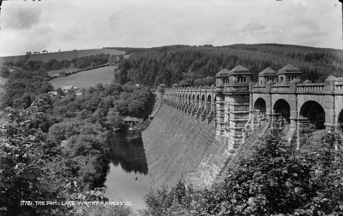 Framed Print : The Dam at Lake Vyrnwy Framed Print : The Dam at Lake Vyrnwy