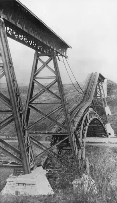Framed Print : Damaged bridge in north eastern France, WW1 Framed Print : Damaged bridge in north eastern France, WW1