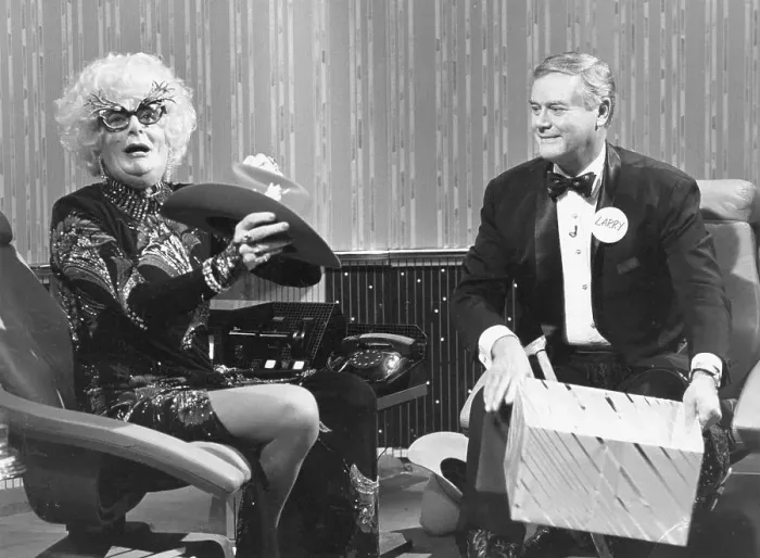 Framed Print : Dame Edna Everage and Larry Hagman on a chat show Framed Print : Dame Edna Everage and Larry Hagman on a chat show