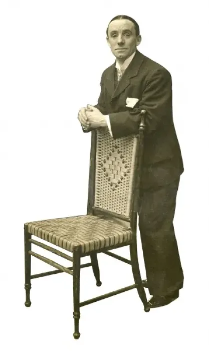 Framed Print : Dan Leno, born George Wild Galvin (1860 - 1904), British music hall comedian. Date: c.1895 Framed Print : Dan Leno, born George Wild Galvin (1860 - 1904), British music hall comedian. Date: c.1895