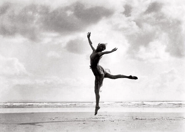 Dancer on a beach - by Bertram Park, c. 1930s