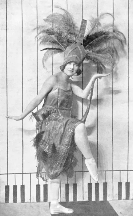 Framed Print : The dancer Dorothy Turner, London, 1920 Framed Print : The dancer Dorothy Turner, London, 1920
