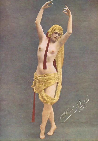 The dancer Nadja in La Grande Revue Femmes et Sport