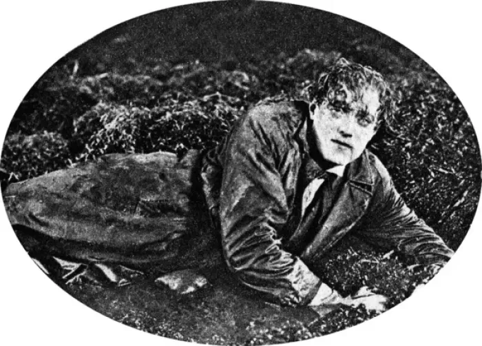 Framed Print : Darby Foster in Paddy the Next Best Thing (1923) Framed Print : Darby Foster in Paddy the Next Best Thing (1923)
