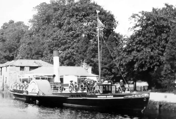 Framed Print : Dartmouth Castle paddle steamer possibly at Totnes Framed Print : Dartmouth Castle paddle steamer possibly at Totnes