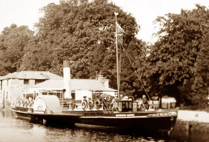 Framed Print : Dartmouth Castle paddle steamer possibly at Totnes Framed Print : Dartmouth Castle paddle steamer possibly at Totnes