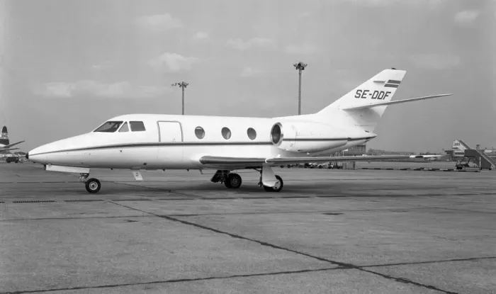 Framed Print : Dassault Falcon 10 SE-DDF Framed Print : Dassault Falcon 10 SE-DDF