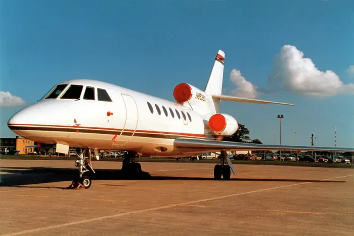 Framed Print : Dassault Falcon 50 N863BD Framed Print : Dassault Falcon 50 N863BD