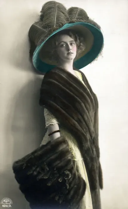 Framed Print : Date: circa 1910s Framed Print : Date: circa 1910s