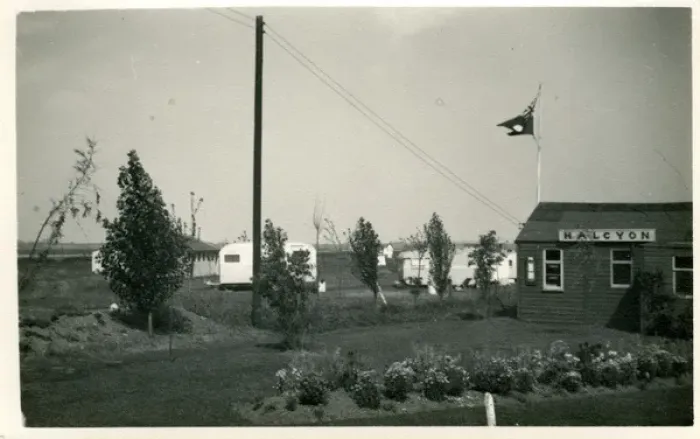 Framed Print : Daviss Caravan Camp, Hullbridge, Essex