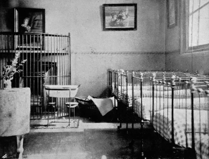 Framed Print : Day nursery in Holloway prison Framed Print : Day nursery in Holloway prison