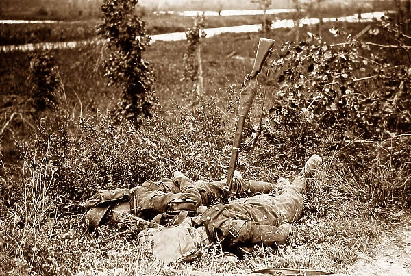 Dead British soldiers, Chipilly, France, 9th Aug 1918