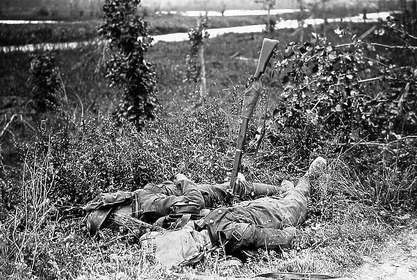 Dead British soldiers Chipilly France 9th August 1918