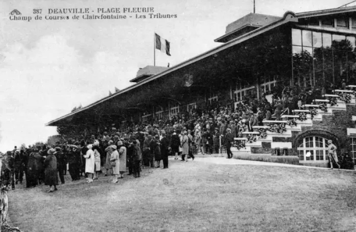 Framed Print : Deauville racecourse with crowd, France Framed Print : Deauville racecourse with crowd, France